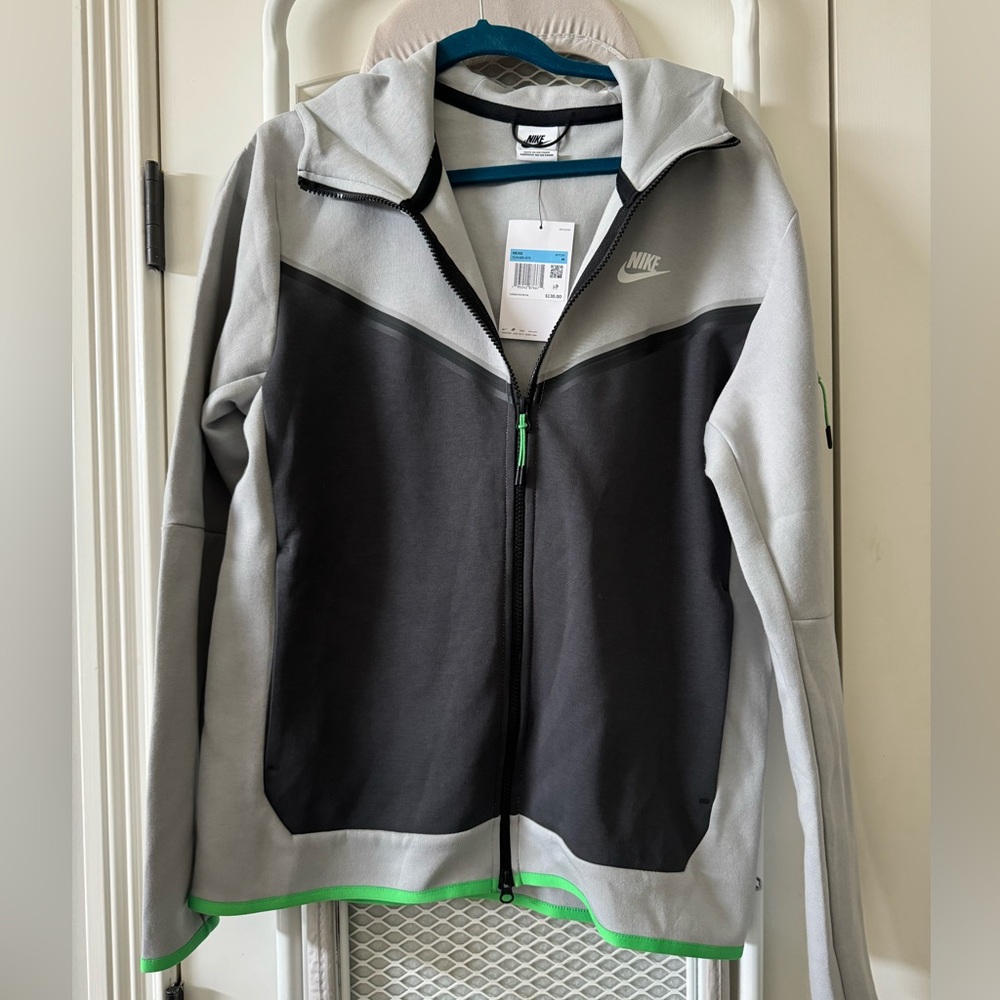 Brand NWT Nike Tech Fleece jacket